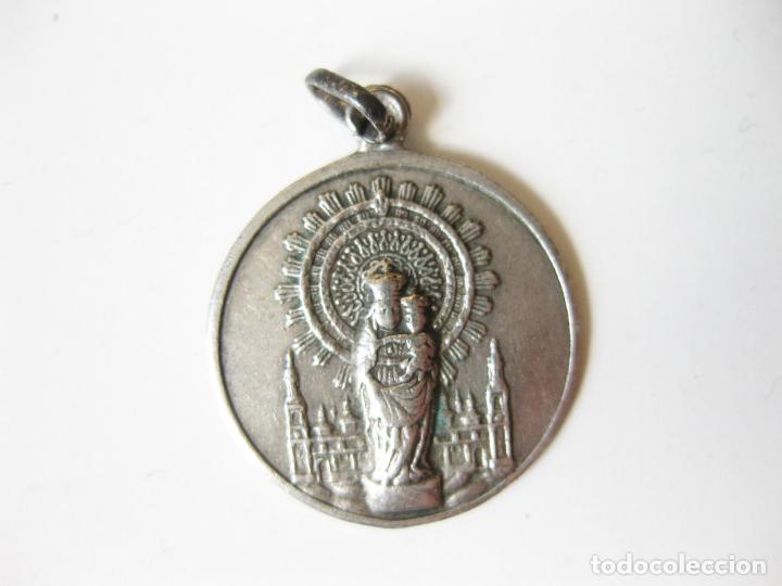 Antig&uuml;edades: MEDALLA DE PLATA DE LA VIRGEN DEL PILAR - Foto 1