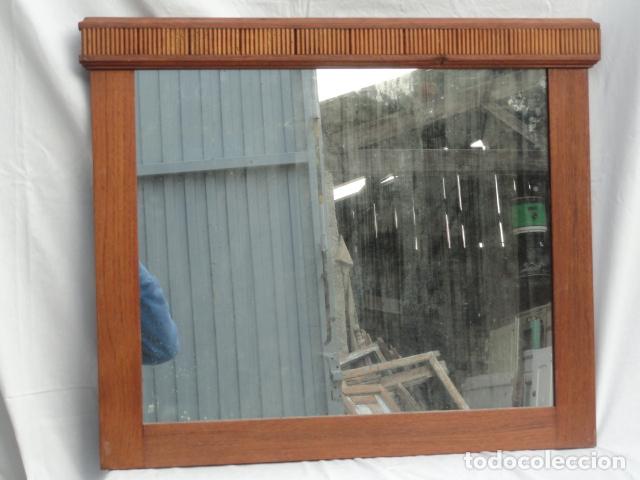 Antig&uuml;edades: BONITO ESPEJO CON ELEGANTE DECORACI&Oacute;N. - Foto 1