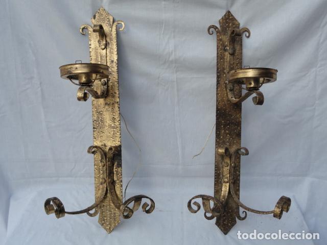 Antig&uuml;edades: PAREJA DE APLIQUES PERCHERO DE HIERRO. - Foto 1