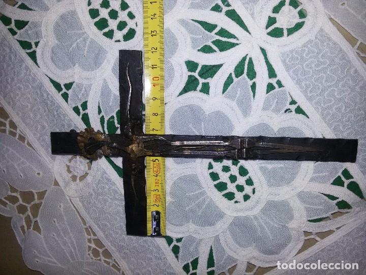 Antig&uuml;edades: ORIGINAL CRUCIFIJO DE FORJA Y CLAVOS - Foto 9