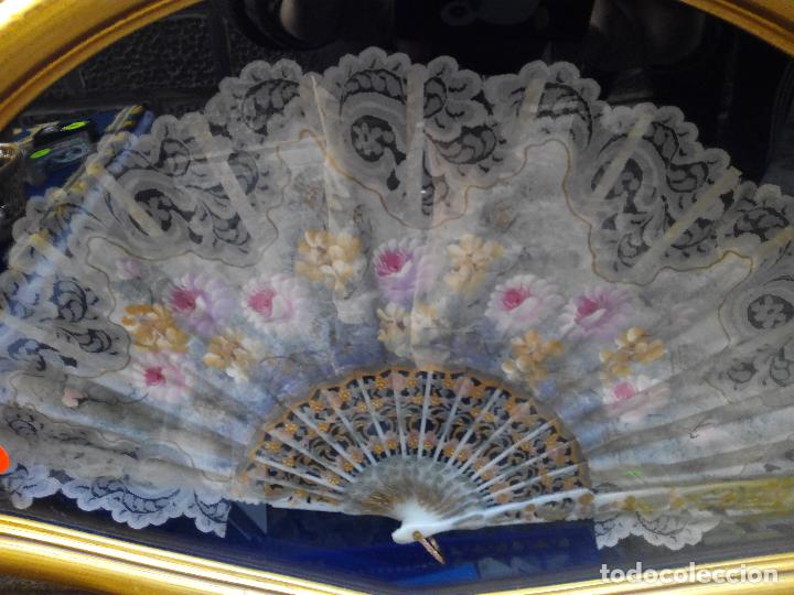 Antig&uuml;edades: ABANICO DE PASTA Y TELA PINTADA - Foto 2