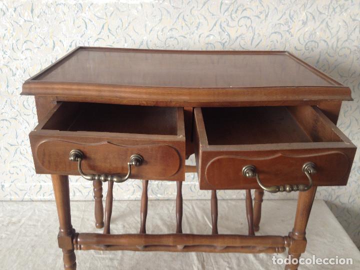 Antig&uuml;edades: MESA REVISTERO CON CAJONES - Foto 5