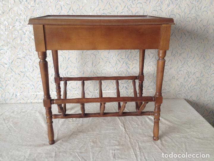 Antig&uuml;edades: MESA REVISTERO CON CAJONES - Foto 11