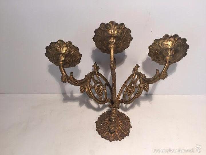 Antig&uuml;edades: CANDELABRO DE BRONCE DE PARET ANTIGUO. - Foto 1