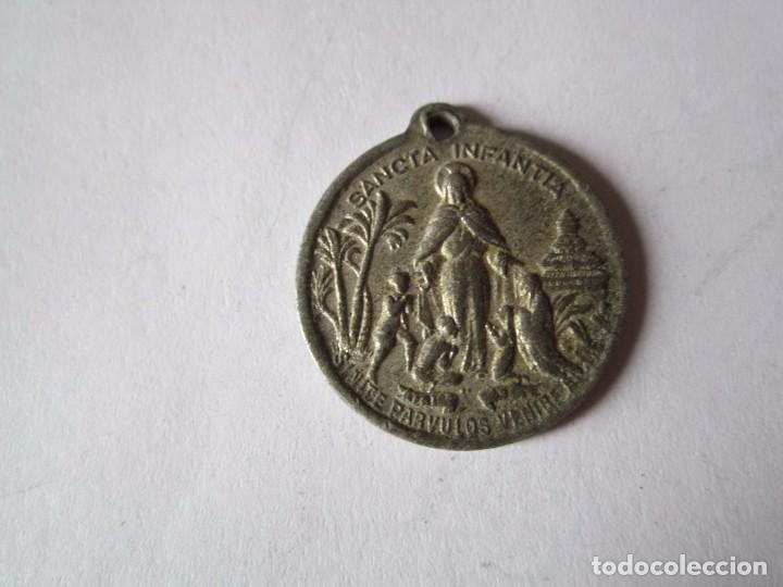 Antig&uuml;edades: MEDALLA ANTIGUA SANCTA INFANTIA - Foto 1