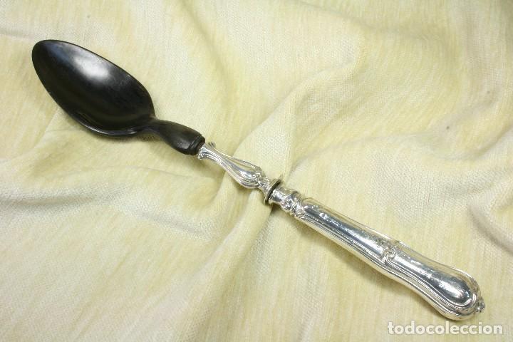 Antig&uuml;edades: Cuchar&oacute;n de servir. Plata y madera. S.XIX - Foto 1