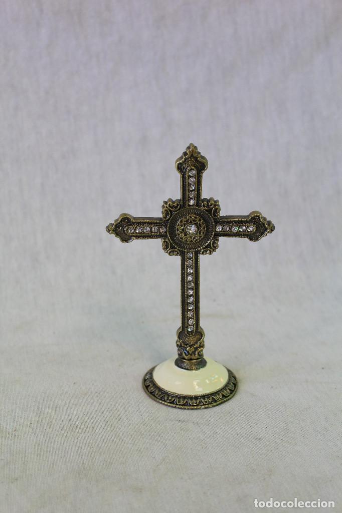 Antig&uuml;edades: cruz en bronce con esmalte y cristales - Foto 1