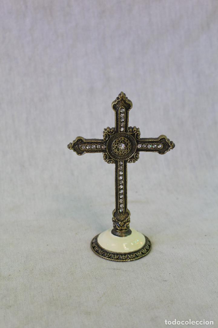 Antig&uuml;edades: cruz en bronce con esmalte y cristales - Foto 2