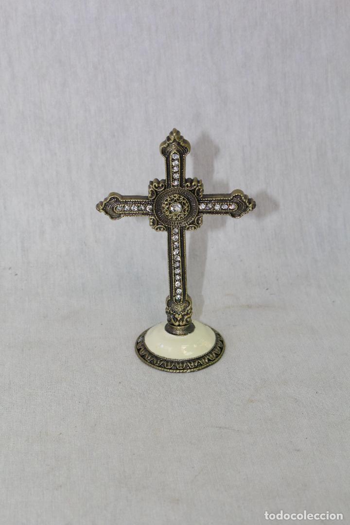 Antig&uuml;edades: cruz en bronce con esmalte y cristales - Foto 4