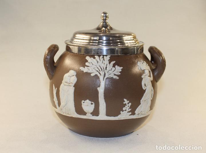 Antig&uuml;edades: AZUCARERO EN PORCELANA WEDGWOOD CON TAPA EN PLATA LEY 916 SIGLO XIX