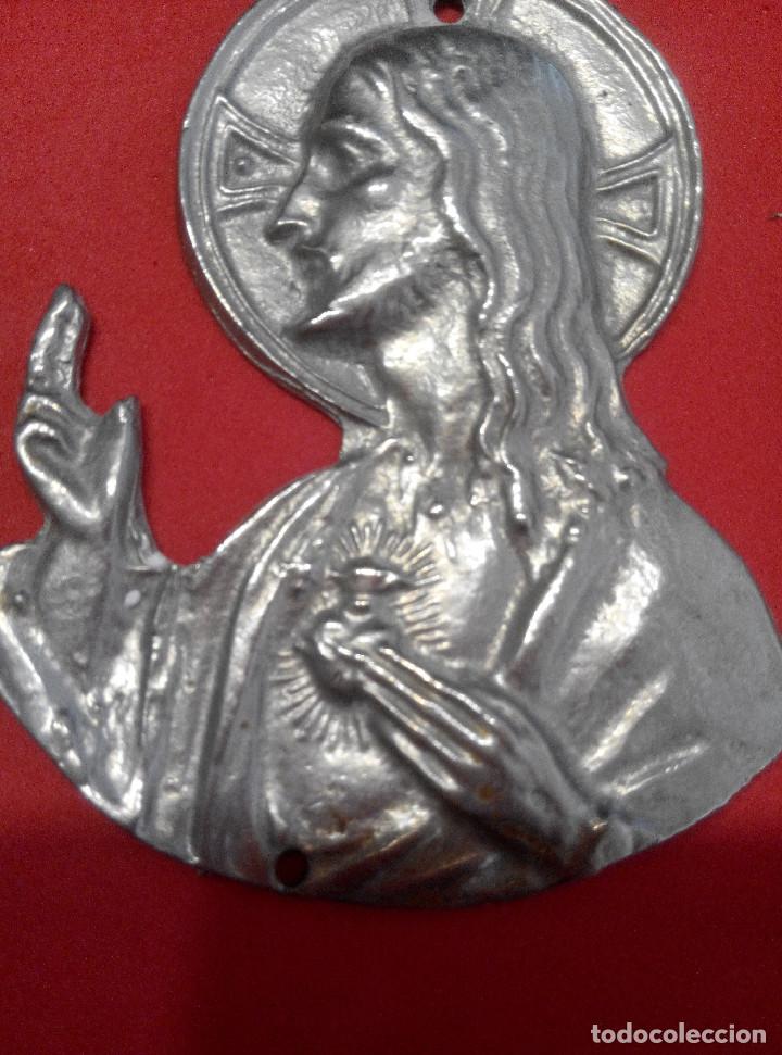 Antig&uuml;edades: ANTIGUO CRISTO CORAZON DE JESUS EN PLACA PLATEADA - Foto 2