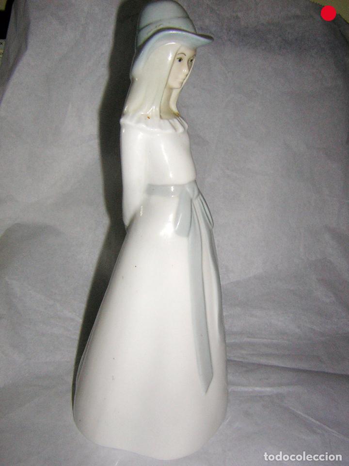 Antig&uuml;edades: FIGURA DE PORCELANA - Foto 2