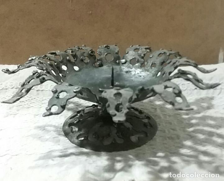 Antig&uuml;edades: ANTIGUO CANDELABRO-PORTAVELAS - Foto 1