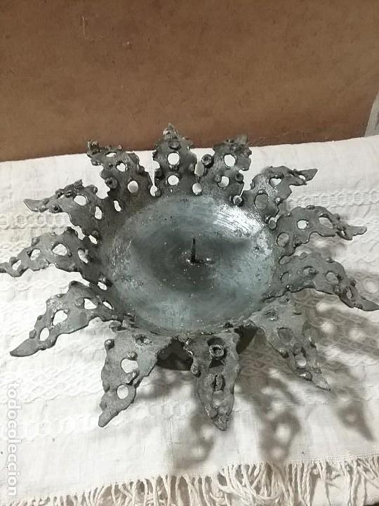 Antig&uuml;edades: ANTIGUO CANDELABRO-PORTAVELAS - Foto 2