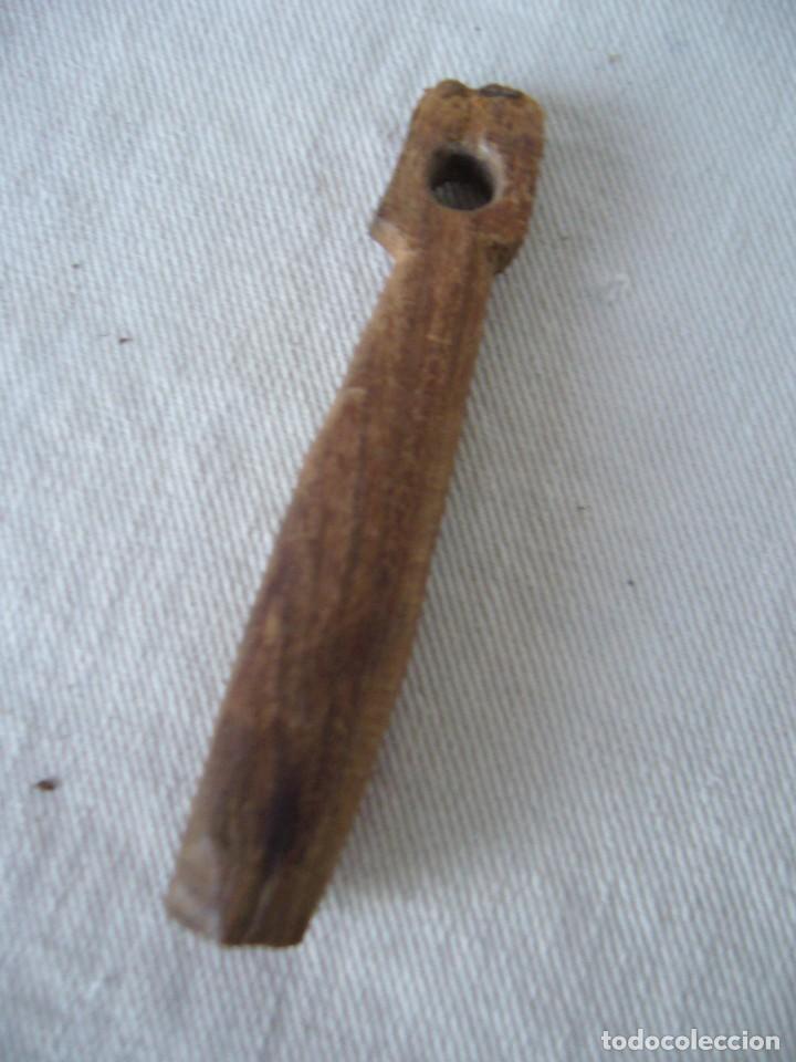 Antig&uuml;edades: BADAJO DE MADERA PARA CENCERRO - ESQUILA - Foto 1