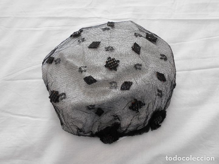 Antig&uuml;edades: GORRO DE TULL CON APLIQUE - Foto 1