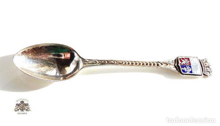 Antig&uuml;edades: CUCHARILLA DE PLATA CON ESCUDO ESMALTADO - Foto 1