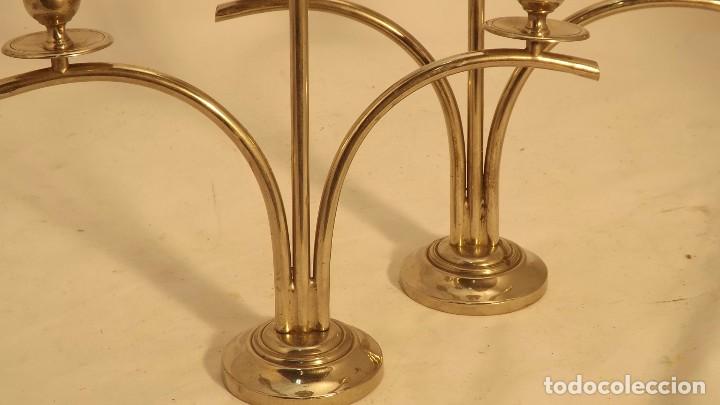 Antig&uuml;edades: Pareja de candelabros plateados - Foto 3