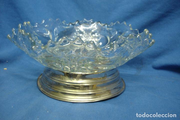 Antig&uuml;edades: ANTIGUO GRAN CENTRO DE MESA DE CRISTAL Y BASE DE METAL?? - Foto 1