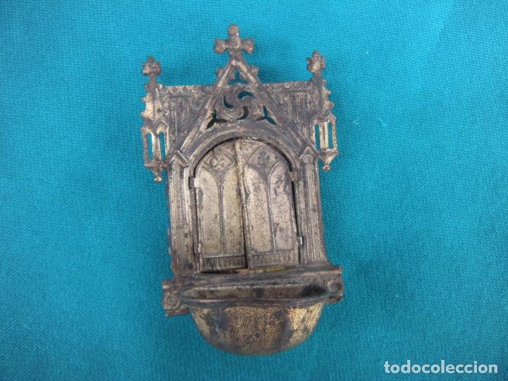Antig&uuml;edades: BENDITERA CAPILLA CON VENTANAS - Foto 1