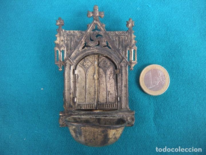 Antig&uuml;edades: BENDITERA CAPILLA CON VENTANAS - Foto 3