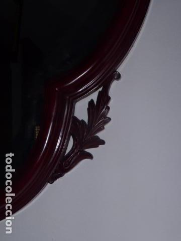 Antig&uuml;edades: ESPEJO CON FORMA OVAL DE MADERA TALLADA. - Foto 4