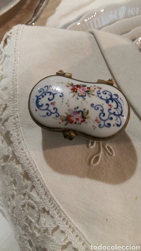 Antig&uuml;edades: Antiguo pastillero de Limoges - Foto 1