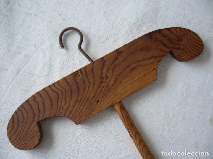 Antig&uuml;edades: PERCHA MADERA INFANTIL - Foto 2