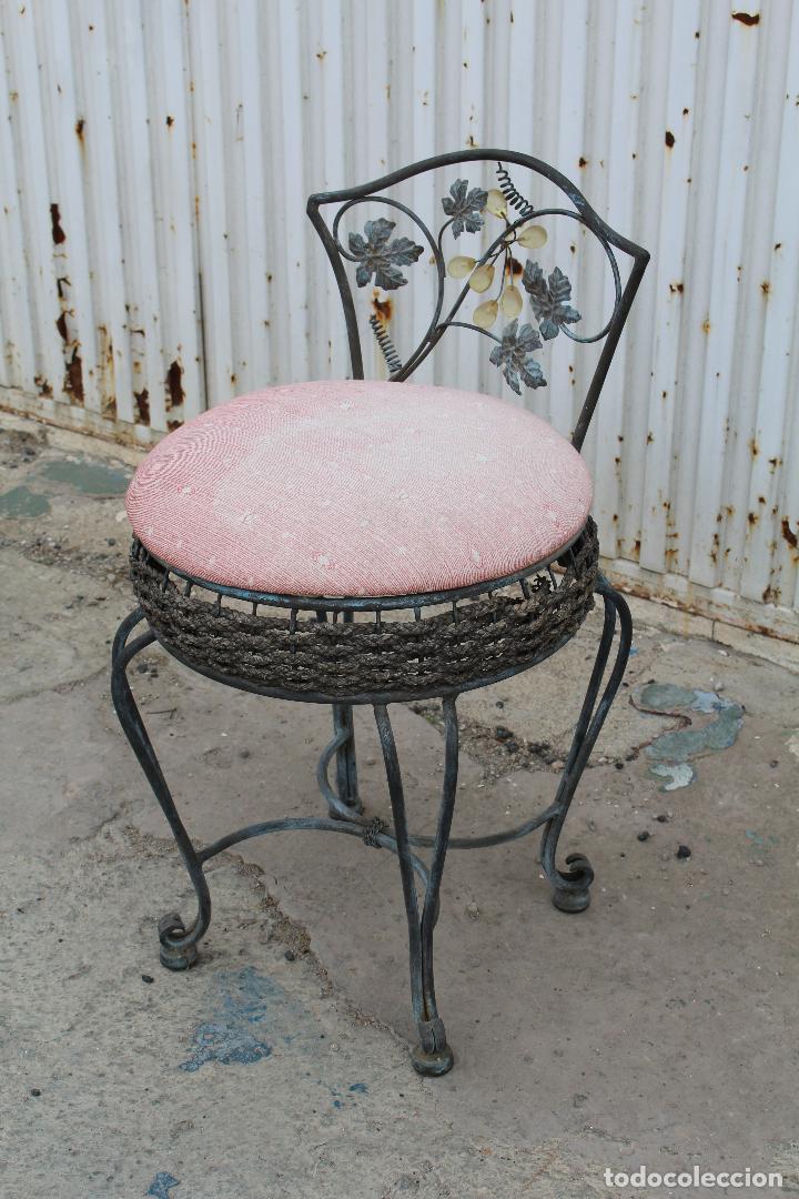 Antig&uuml;edades: silla en hierro de forja - Foto 1