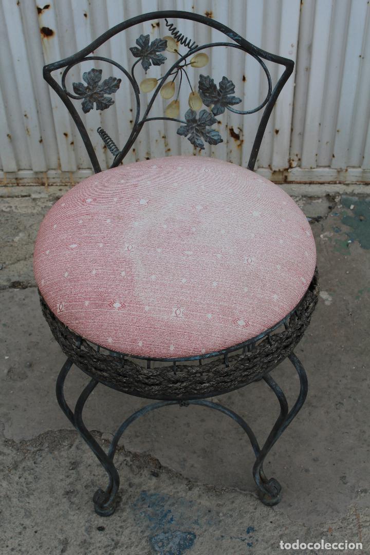 Antig&uuml;edades: silla en hierro de forja - Foto 4