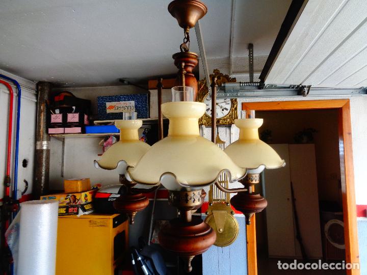 Antig&uuml;edades: Lampara con quinqu&eacute;s vintage - Foto 3