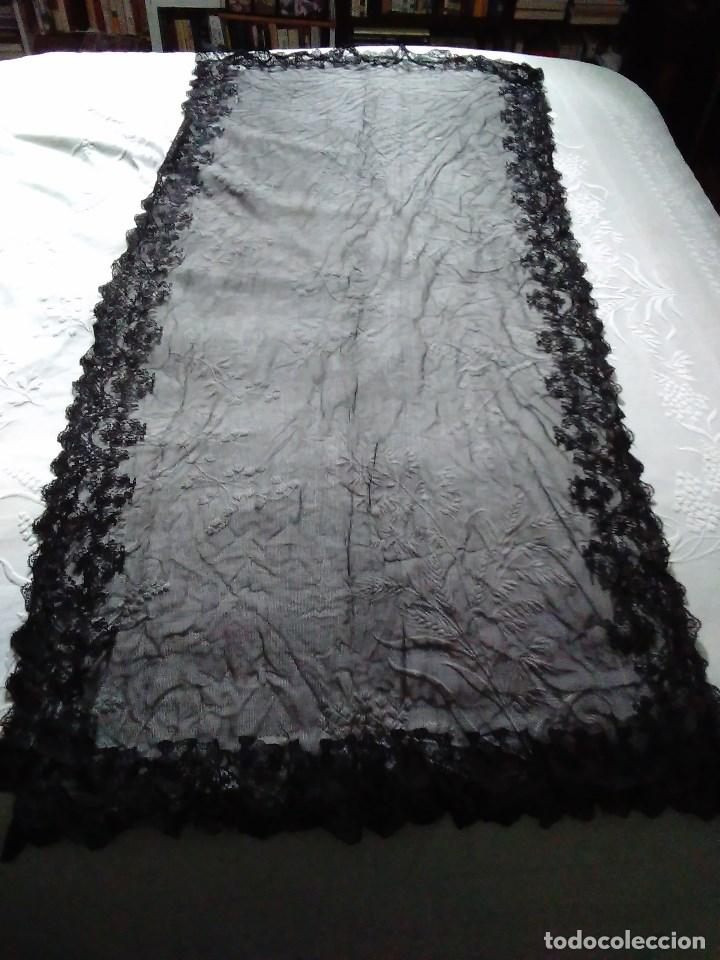 Antig&uuml;edades: Mantilla rectangular de encaje negro - Foto 1