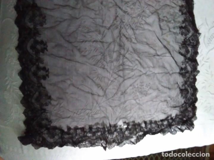 Antig&uuml;edades: Mantilla rectangular de encaje negro - Foto 5