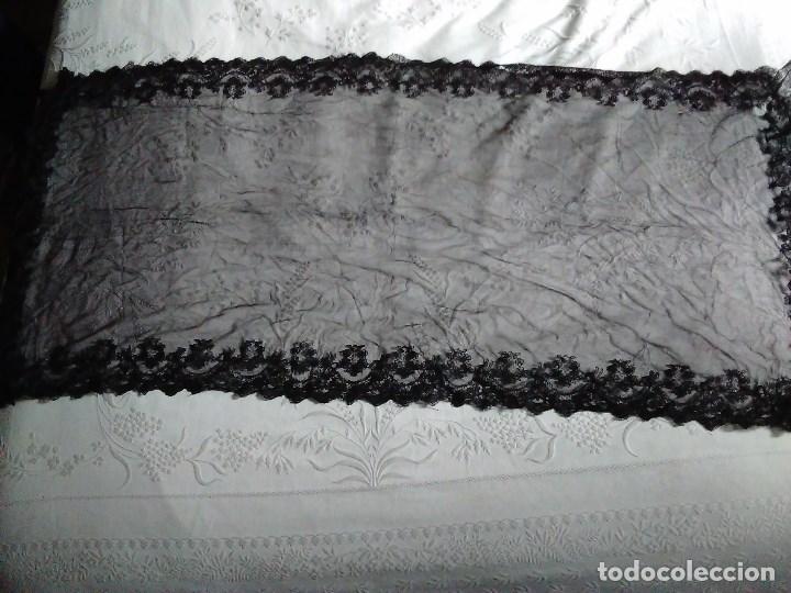 Antig&uuml;edades: Mantilla rectangular de encaje negro - Foto 8