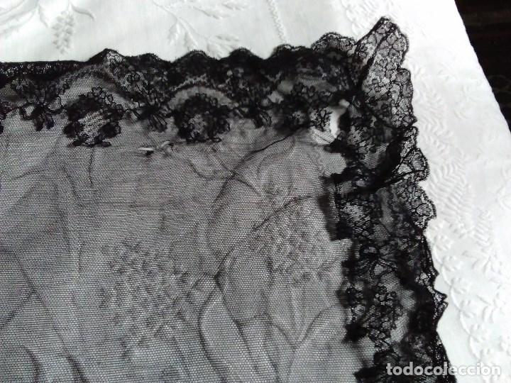 Antig&uuml;edades: Mantilla rectangular de encaje negro - Foto 9
