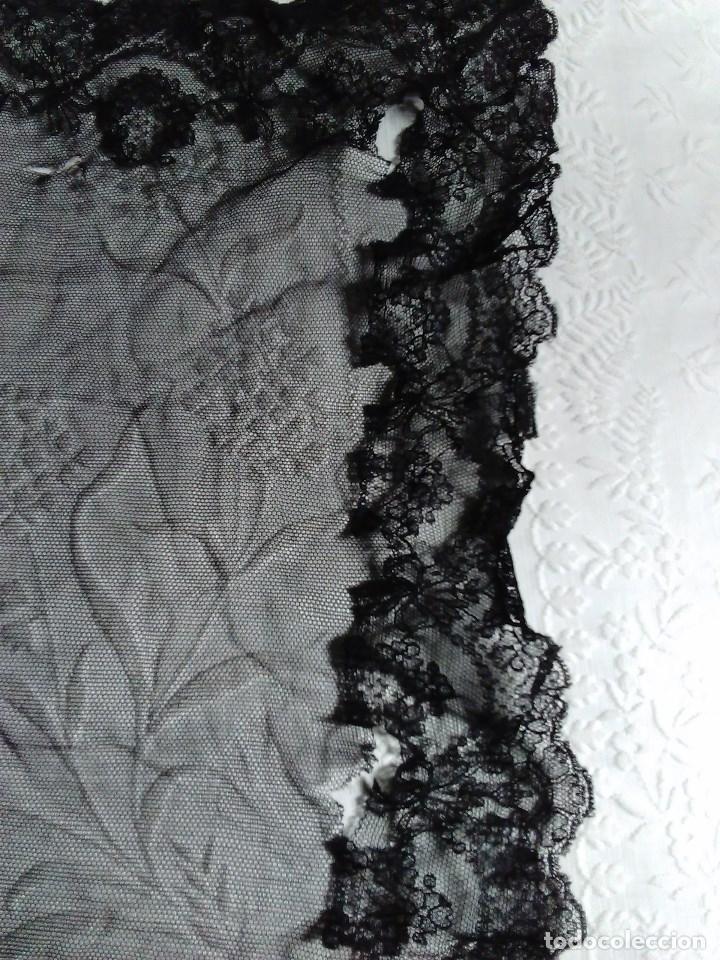 Antig&uuml;edades: Mantilla rectangular de encaje negro - Foto 12