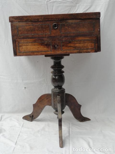 Antig&uuml;edades: ANTIGUO COSEDOR ISABELINO. MESA AUXILIAR. - Foto 1