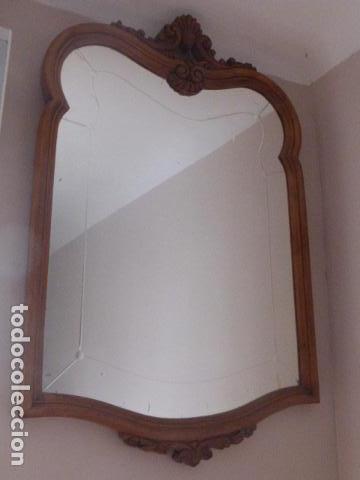 Antig&uuml;edades: ANTIGUO ESPEJO DE MADERA TALLADA - Foto 1