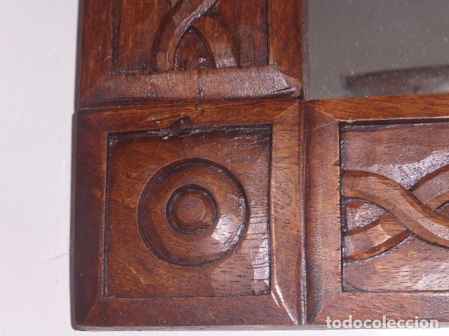 Antig&uuml;edades: ESPEJO CON MARCO DE MADERA TALLADA - Foto 4