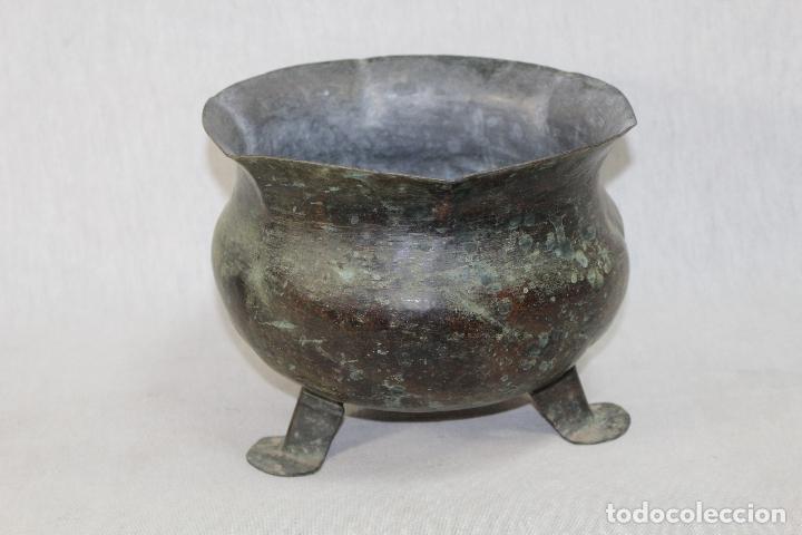 Antig&uuml;edades: macetero antiguo de metal - cobre - Foto 1