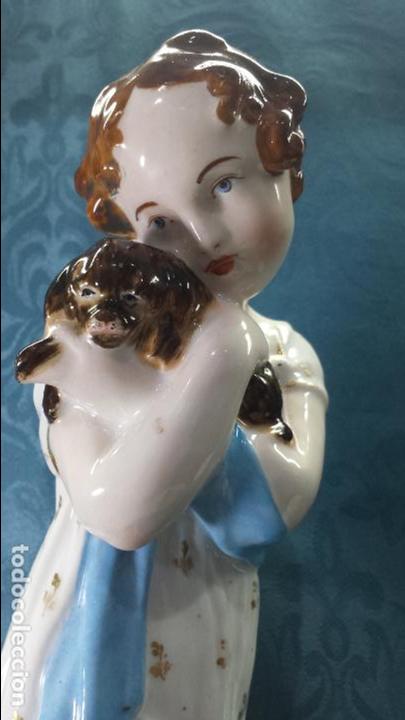 Antig&uuml;edades: NI&Ntilde;A CON PERRO EN PORCELANA - Foto 3