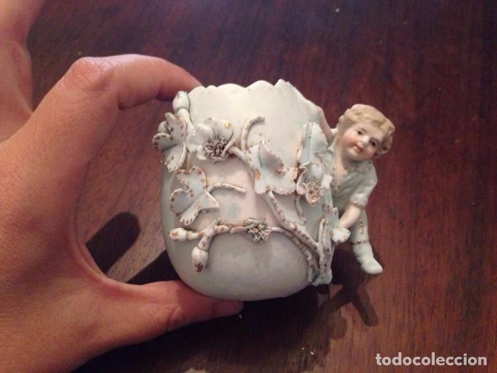 Antig&uuml;edades: Figura huevo con ni&ntilde;o. Numerad - Foto 1