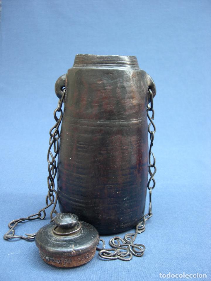 Antig&uuml;edades: Antiguo bote del Nepal con cadena - Foto 2