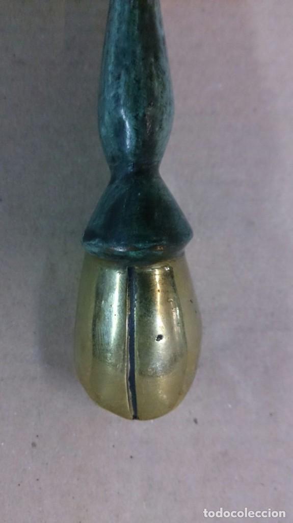 Antig&uuml;edades: Abrebotellas con forma de pezu&ntilde;a de caballo en bronce - Foto 5