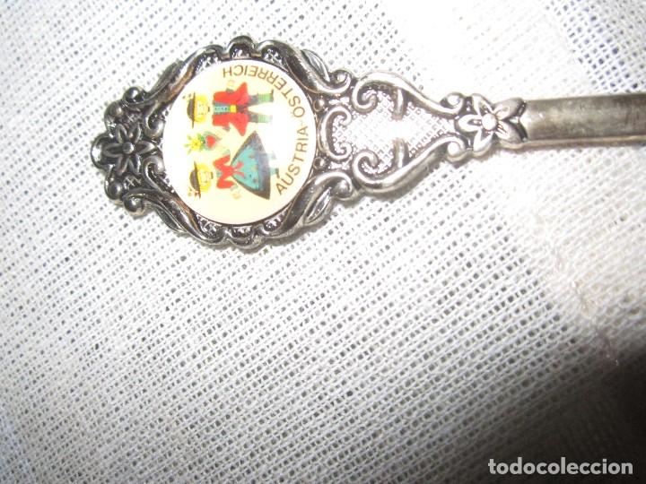 Antig&uuml;edades: Cucharilla de plata. 11 cms. - Foto 2