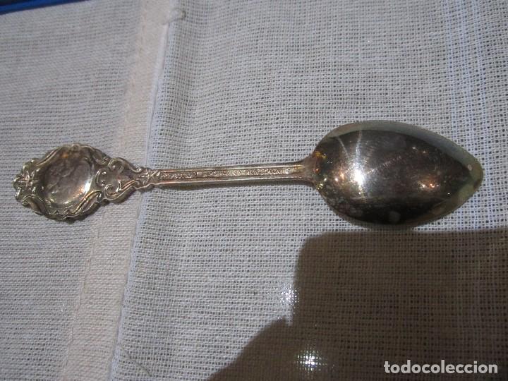 Antig&uuml;edades: Cucharilla de plata. 11 cms. - Foto 4