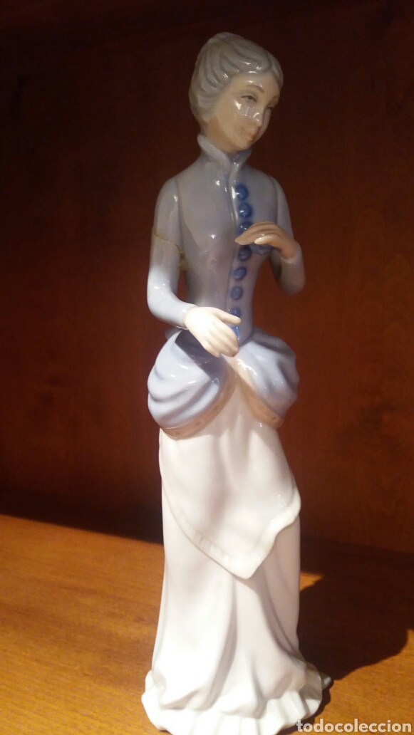 Antig&uuml;edades: FIGURA DE PORCELANA - Foto 1