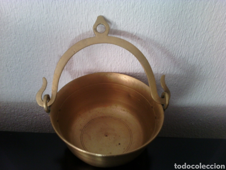 Antig&uuml;edades: Calderita de bronce.14.5 cm de di&aacute;metro. - Foto 1