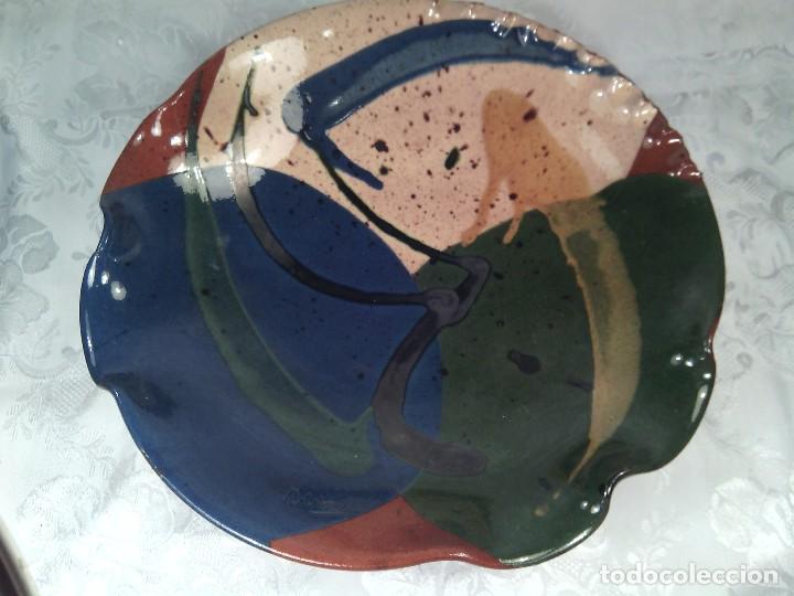 Antiques: TOM&Aacute;S BUX&Oacute; (GIRONA,1968). FRUTERO EN CER&Aacute;MICA ESMALTADA Y POLICROMADA FIRMADA BUX&Oacute;.