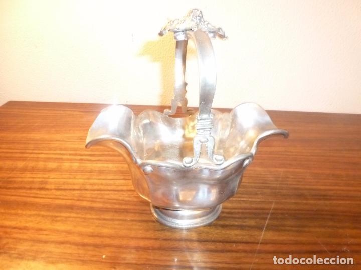 Antig&uuml;edades: cesta de esta&ntilde;o - Foto 3